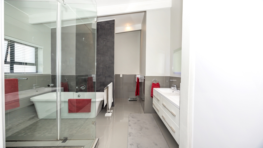 4 Bedroom Property for Sale in Parklands North Western Cape